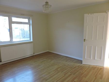 3 bedroom end of terrace house to rent - Photo 4