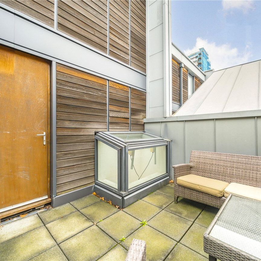 Wharf Street, Greenwich, SE8 - Photo 1