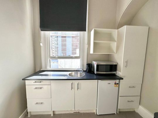Ensuite Room for Rent in the Heart of Oxford Street - Photo 1
