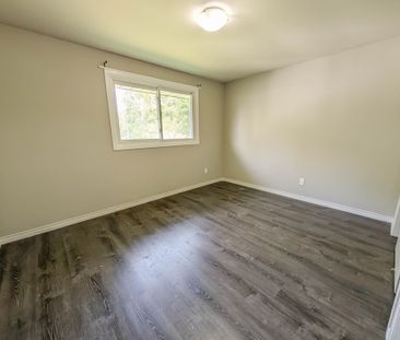 All Inclusive 3 Bedroom Main Unit In Niagara Falls - Photo 4