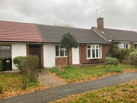 LAINDON, BASILDON - Photo 3