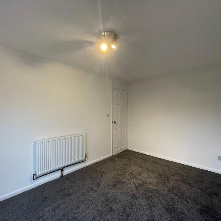 3 bedroom property to rent - Photo 1