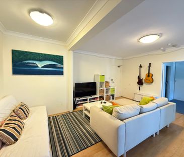 Bright and Convenient 1-Bedroom Apartment Near Bondi Beach - Photo 5
