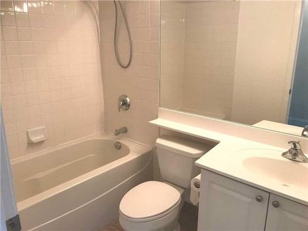 For Lease - 219 Fort York Boulevard Unit# 3707, Toronto, Ontario - Photo 4