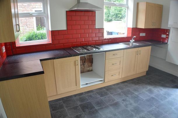 3 bedroom semi-detached house to rent - Photo 1