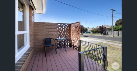 LUXURY 1 BEDROOM UNIT AT ITS BEST....... - Photo 2