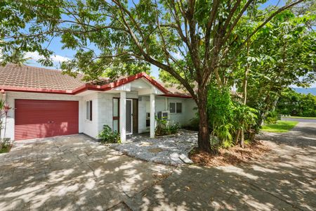 Fully Renovated and fully Air Conditioned 2 Bedroom Villa with LUG in the Heart of Edge Hill - Photo 5