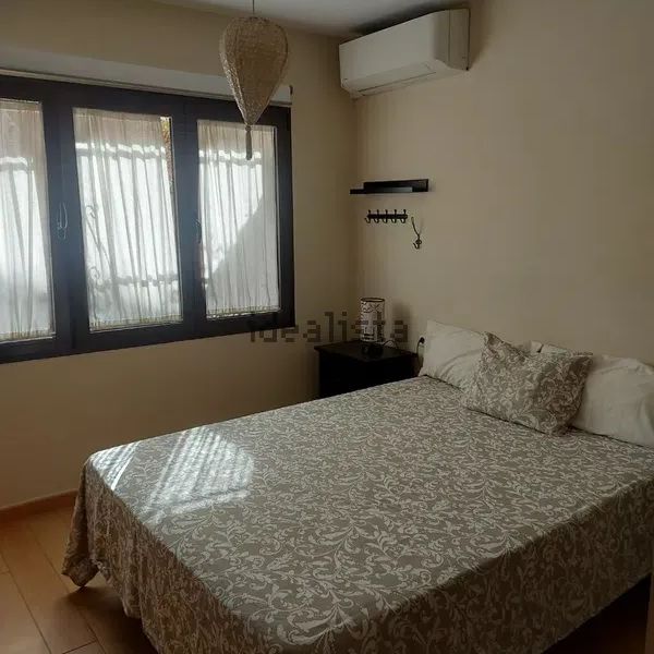 Alquiler de chalet adosado en Calle Alcalá Galiano s/n - Photo 1