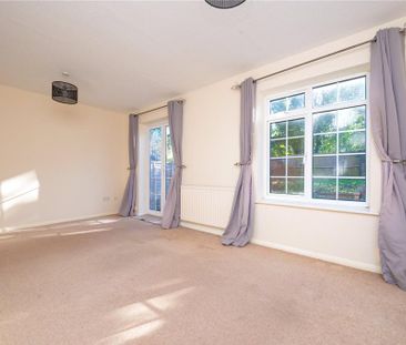 2 bedroom end of terrace house to rent - Photo 1