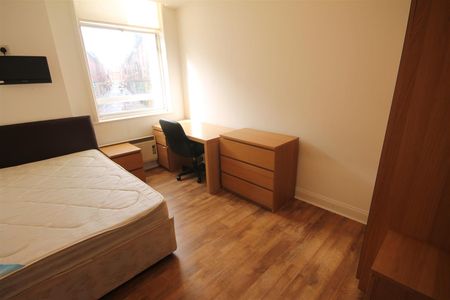 St Andrews Street, City Centre - Photo 2