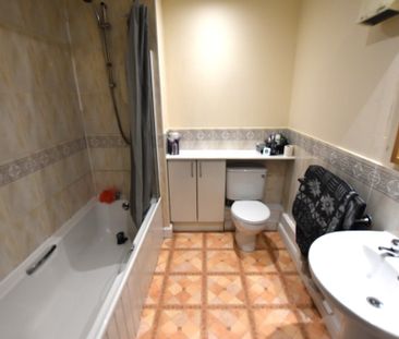 Wellington Road Eccles Manchester Greater Manchester - Photo 4