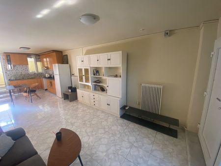 Διαμέρισμα για ενοικίαση Κέντρο (Πεύκα) - Φωτογραφία 4