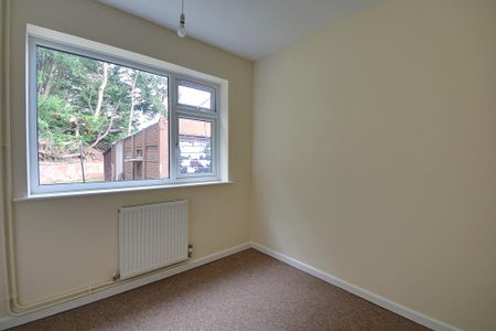 3 bedroom detached bungalow to rent - Photo 4