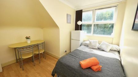 1 bedroom bedsit to rent - Photo 2