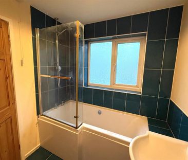 3 bedroom detached house to rent - Photo 4