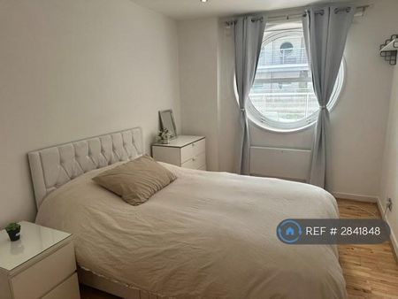 2 bedroom flat to rent - Photo 4