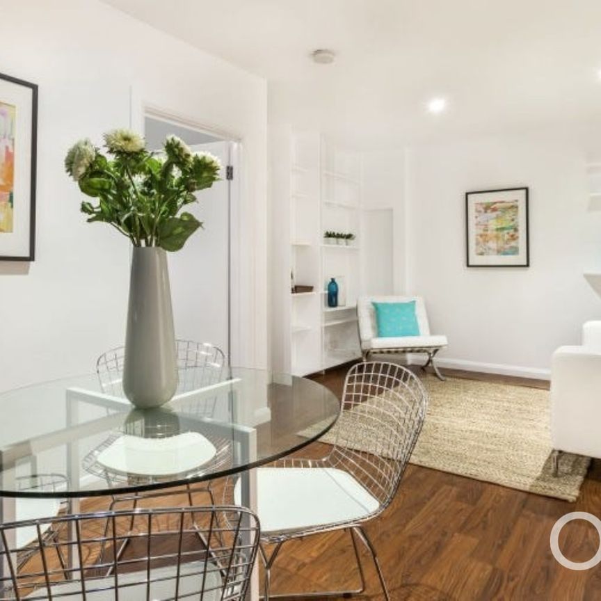 Open the Door to Seamless Style - Photo 1