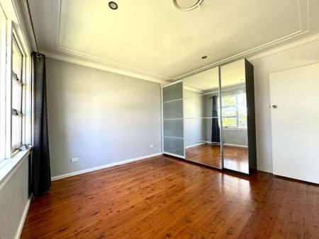 House for Rent in Peakhurst! - Photo 3