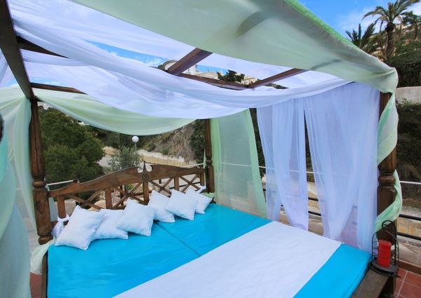 Villa for rent in Cumbre del Sol with 5 bedrooms