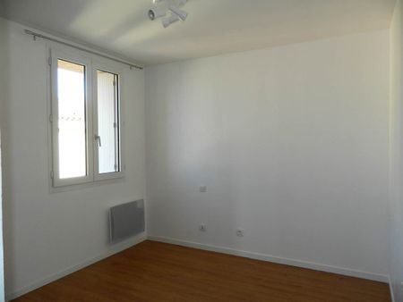 Location Appartement 3 pièces 51m² NARBONNE 11100 - Photo 3