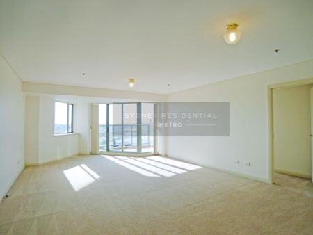 Outstanding 2-Bedroom Apartment - The Peak - Photo 3