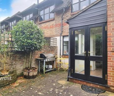 2 bedroom terraced house to rent - Photo 2