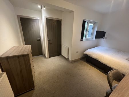 287 Dawlish Road - Photo 5