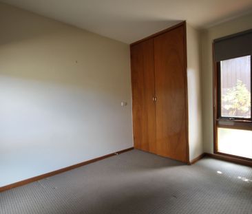 SINGLE BEDROOM, CLOSE TO TOWN - Photo 1