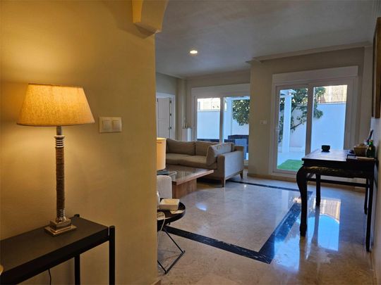 Piso de alquiler en Calle Pino Real, 3, Costabella - Photo 1