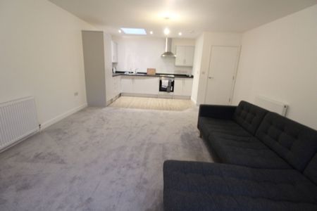 The Broadway, Haywards Heath, RH16 - Photo 5