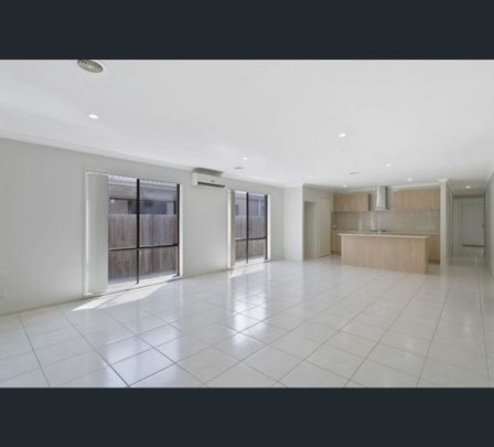 10 Wodalla Circuit, Sandhurst, Vic 3977 - Photo 1