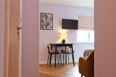 Studio to rent - Photo 3