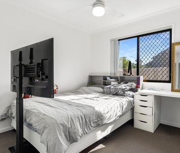 1/55 Fedrick st Charming, Comfortable Living Starts Here - Photo 2