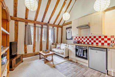 6 bedroom semi-detached house to rent - Photo 2