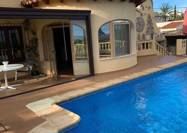 Villa for rent with 3 bedrooms and pool in Calpe for the winter season.