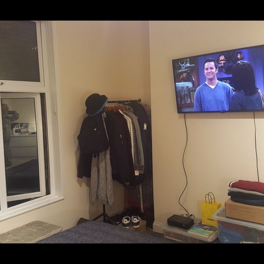 Studio Flat, Holloway Road, N7 - Photo 1