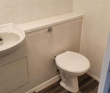 Studio to rent - Photo 6