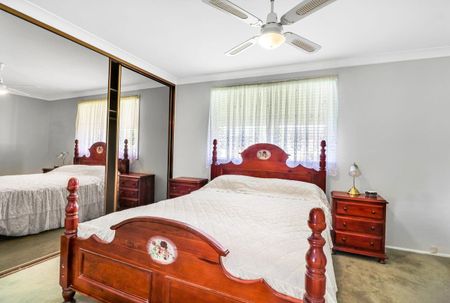 Charming 4-Bedroom Family Home in Werrington Downs - Photo 4