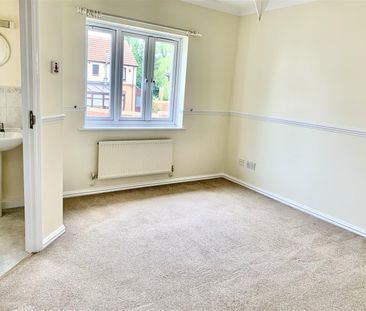 Bythebrook, Chippenham, SN14 - Photo 2