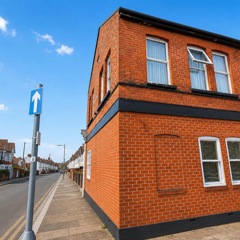 Westborough Road, Westcliff On Sea - Photo 2