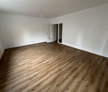 Bruck. Goethestraße - 3 (2 SZ) Zimmerwohnung mit Loggia ... Erstbez... - Foto 1