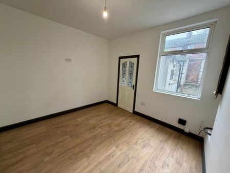 2 bedroom terraced house to rent - Photo 2