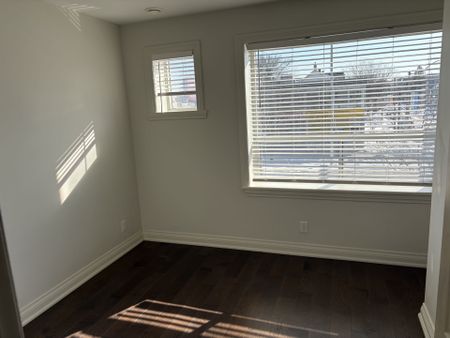 For Lease - 2914 Danforth Avenue Unit# 2nd Floor, Toronto, Ontario - Photo 2