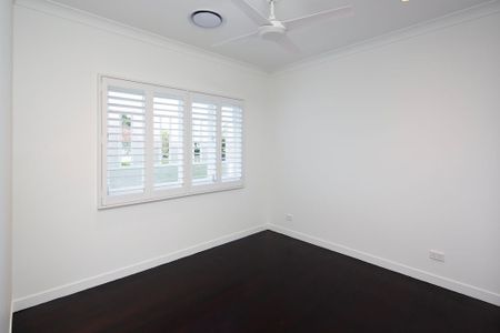 Beautifully Renovated Family Home in the Heart of Clayfield - Photo 3
