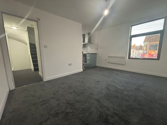 Stoney Stanton Road, Hillfields - Photo 1