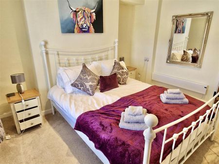 2 bedroom semi-detached house to rent - Photo 5