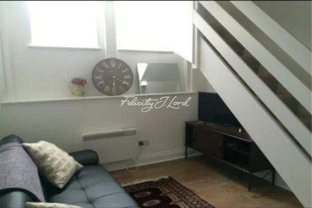 Studio to rent - Photo 3