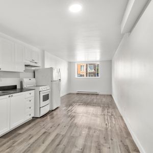 Studio - Ontario #8 - Photo 3