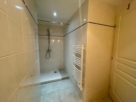 Location Appartement 2 pièces 45m² LA MOTTE SERVOLEX 73290 - Photo 3