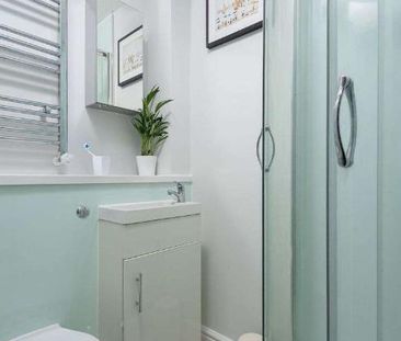 Rm West Water Crescent, Hampton Vale, PE7 - Photo 6